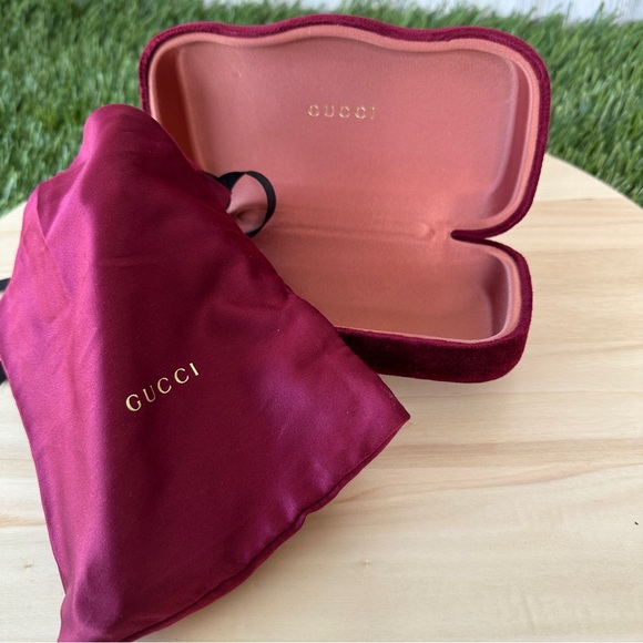 Gucci oversized oval sunglasses with case drawstring bag and cleaning cloth - Picture 13 of 14